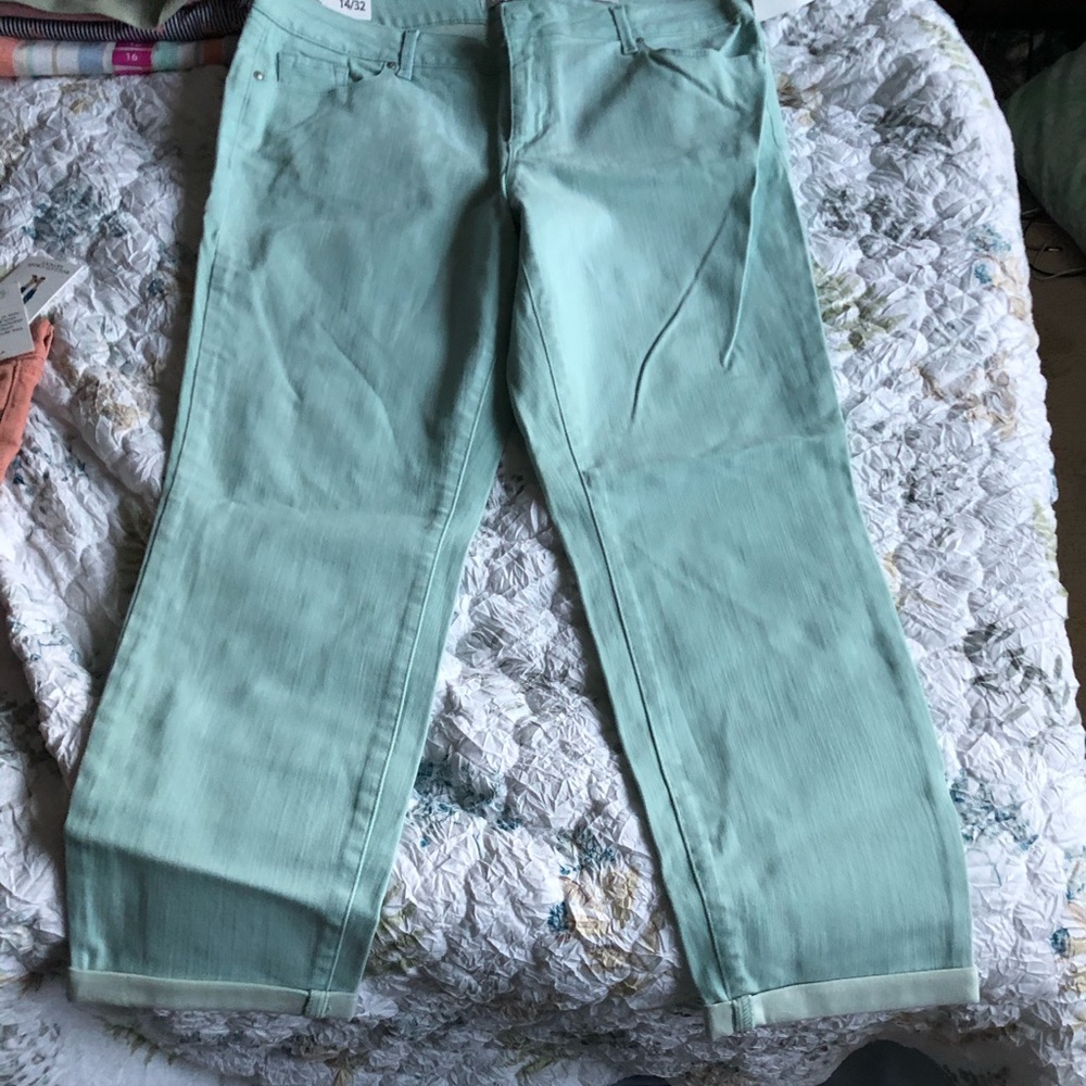 Capri pants